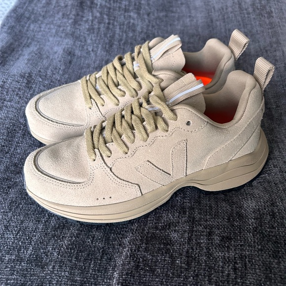 Veja Venturi Suede Sahara Sneakers NEW Sz 7 - Picture 5 of 11